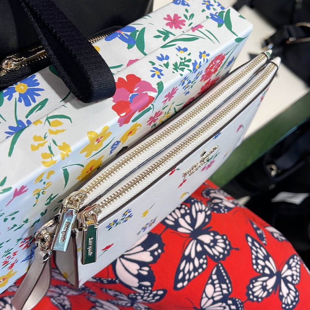 Kate Spade Staci Garden Bouquet Boxed Zip Wristlet
Cream Multi - Picture 4 of 16